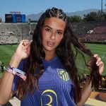 𝑻𝑨𝑵𝑰𝑨 𝑫𝑬𝑵𝑰𝒁