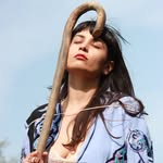 Alexandra - Refugiati la vatră