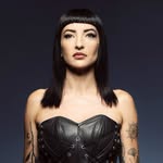 J  U  L  I  E  T  •  F  ꃕ  X