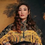 Ayu Dewi’s Fashion