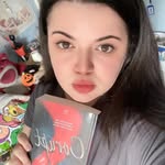 Julia 🖤Carti cu Colti