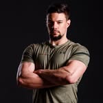 Iancu Răzvan | PT, Antrenamente acasă și Nutriție online