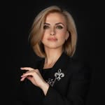 Veronica Dragan | HAIRSTYLIST | TRAINER