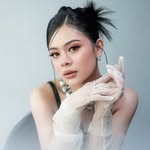 𝐌𝐞𝐥𝐥𝐲 𝐋𝐞𝐞