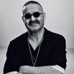 Şafak Sezer