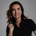 Carol Moya | Especialista em Linkedin