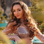 𝓔𝓁𝓮𝓃𝒶  𝓕𝓇𝓊𝓂𝓊𝓈𝒶𝒸𝒽𝒾