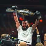 Артур Бетербиев