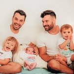Curjes: Familia numerosa por Gestación Subrogada ❤️👧🏼🧒🏼👶🏼❤️
