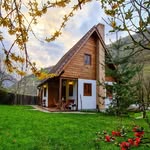 Căsuța cu Alune & Explorers' Dream