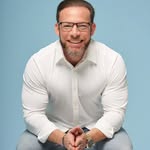Bernard Kizer | Especialista en Hormonas Femeninas
