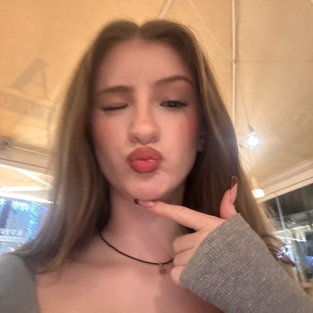 nika02
