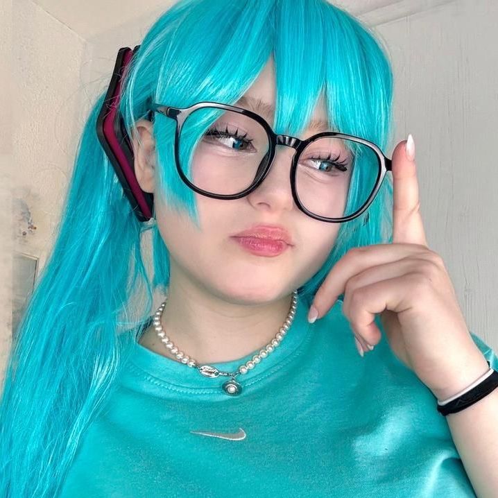 twitch.tv/upminaa